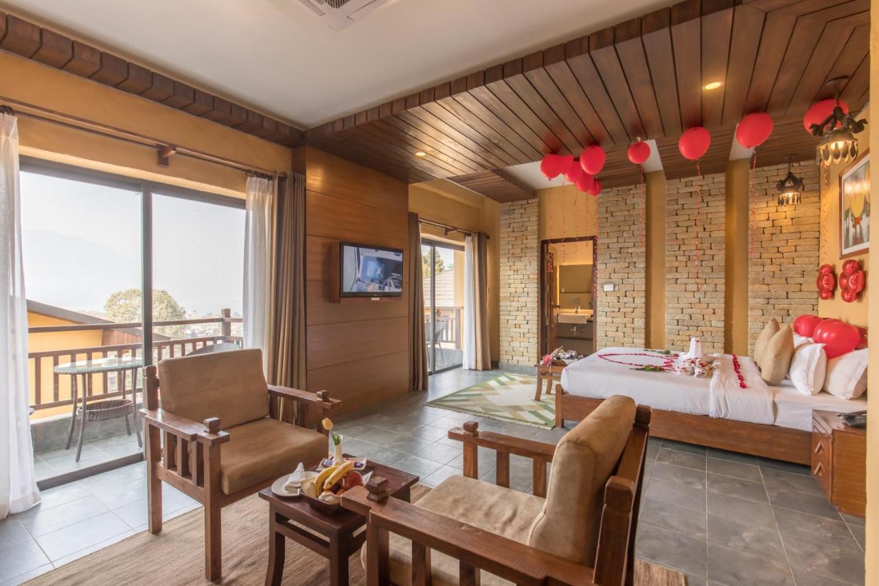 Bar Peepal Resort Pokhara Eksteriør billede Deluxe Suite
