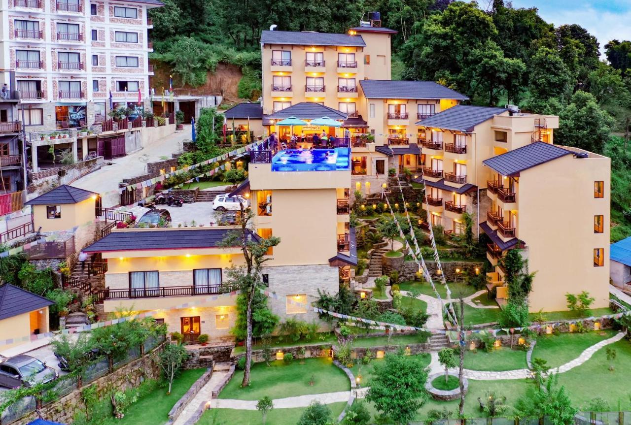 Bar Peepal Resort Pokhara Eksteriør billede The Glades Resort and Villas