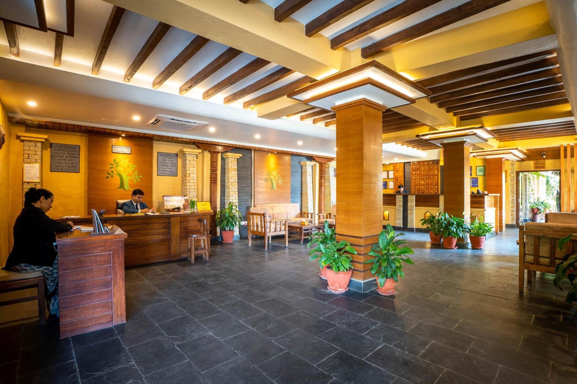 Bar Peepal Resort Pokhara Eksteriør billede Lobby