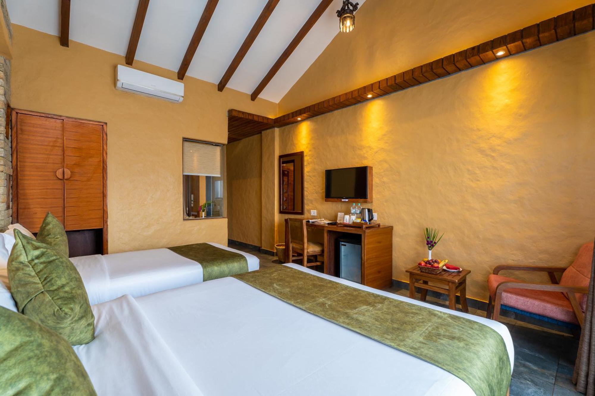Bar Peepal Resort Pokhara Eksteriør billede Deluxe Room